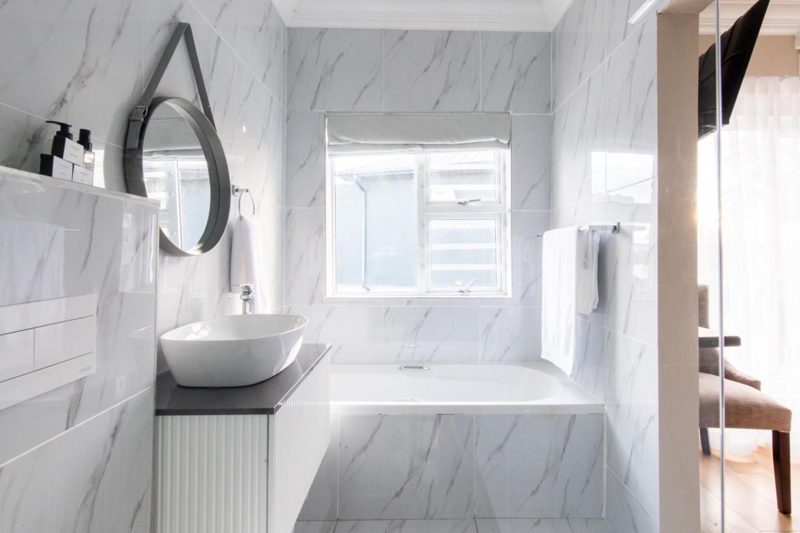 Dolphin Bay Boutique Hotel And Spa Πορτ Ελίζαμπεθ Εξωτερικό φωτογραφία