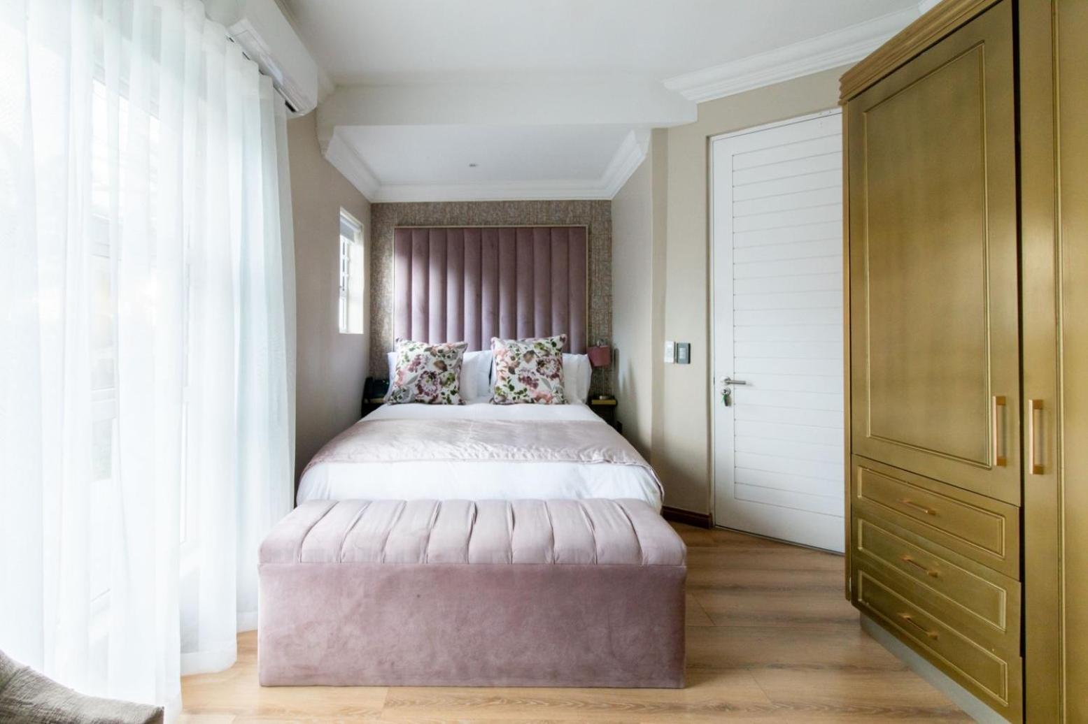 Dolphin Bay Boutique Hotel And Spa Πορτ Ελίζαμπεθ Εξωτερικό φωτογραφία