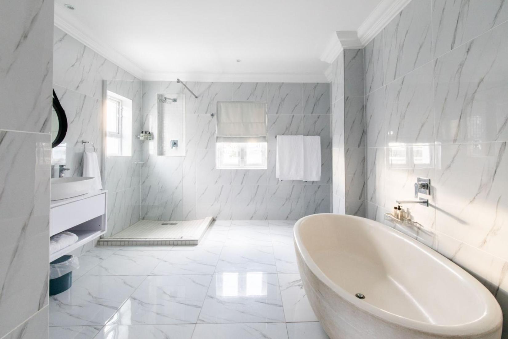 Dolphin Bay Boutique Hotel And Spa Πορτ Ελίζαμπεθ Εξωτερικό φωτογραφία