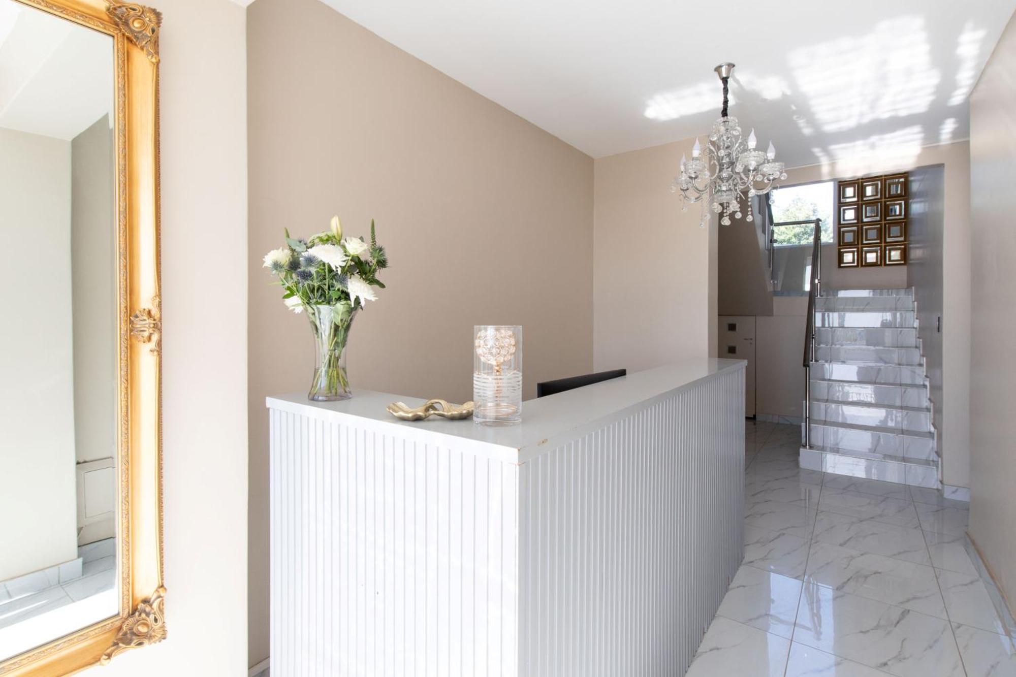 Dolphin Bay Boutique Hotel And Spa Πορτ Ελίζαμπεθ Εξωτερικό φωτογραφία