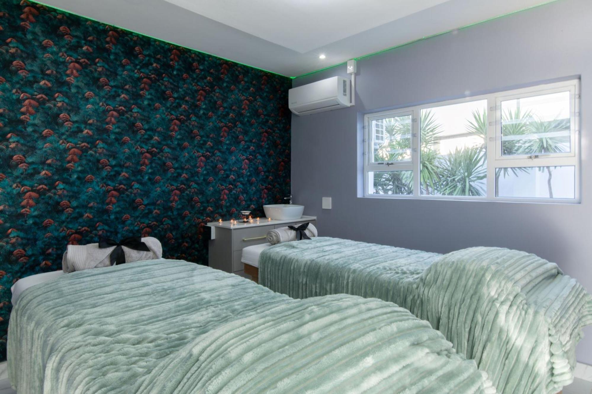 Dolphin Bay Boutique Hotel And Spa Πορτ Ελίζαμπεθ Εξωτερικό φωτογραφία